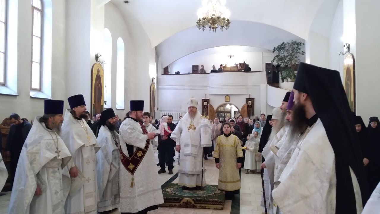 Управляющий Алатырской епархией в день празднования Собора Божией Матери совершил Божественную Литургию в Свято-Троицком мужском монастыре города Алатырь