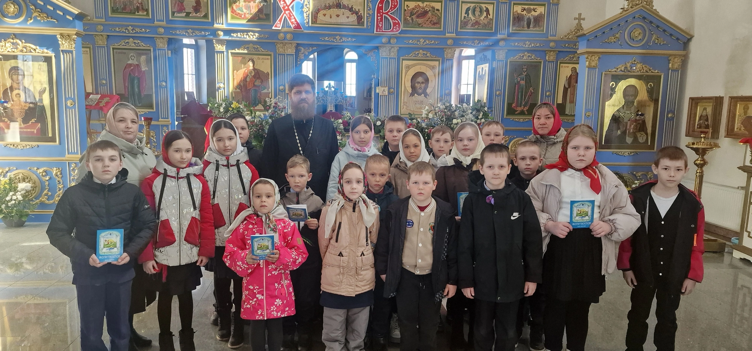 Ученики православного класса посетили храм в честь Державной иконы Божией Матери в селе Батырево