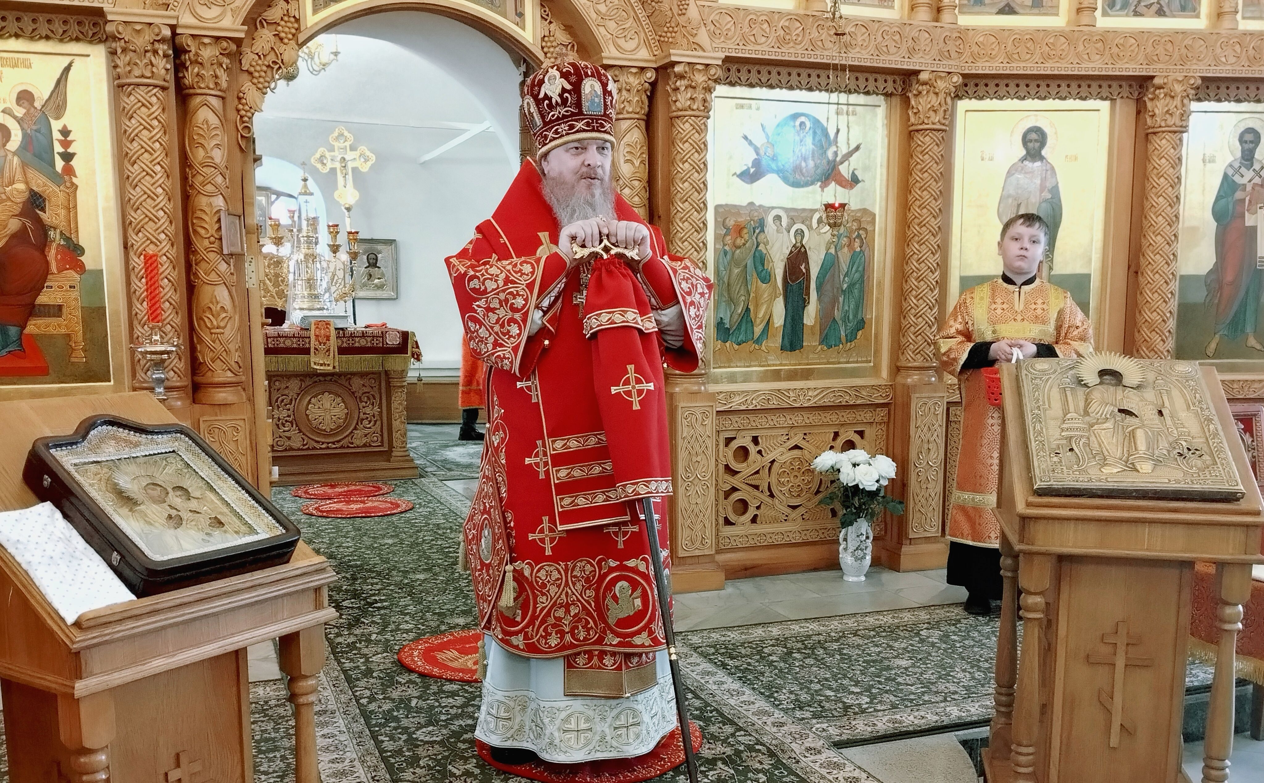 Управляющий Алтырской епархией в Неделю Антипахси совершил Божественную Литургию в Киево-Николаевском Новодевичьем монастыре города Алатырь