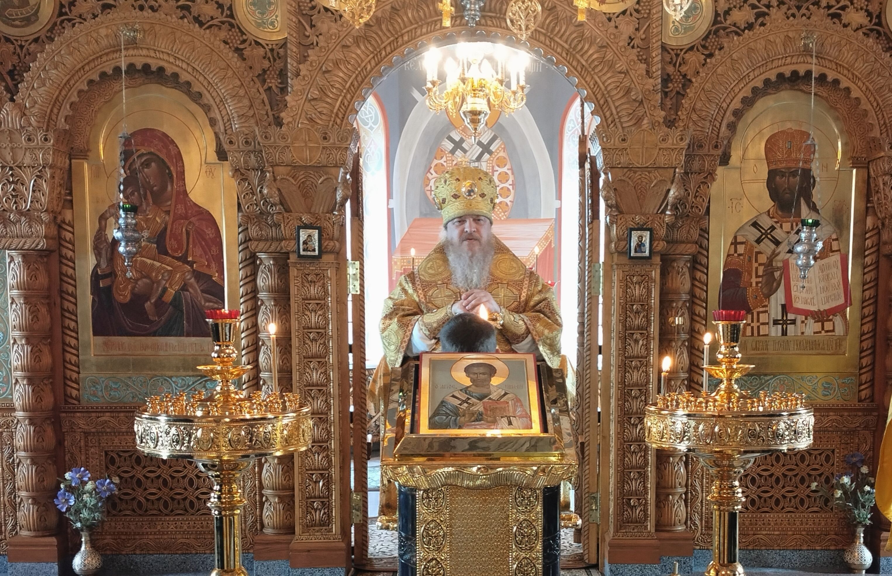 Епископ Алатырский и Порецкий Феодосий возглавил престольные торжества в Свято-Троицком мужском монастыре города Алатырь