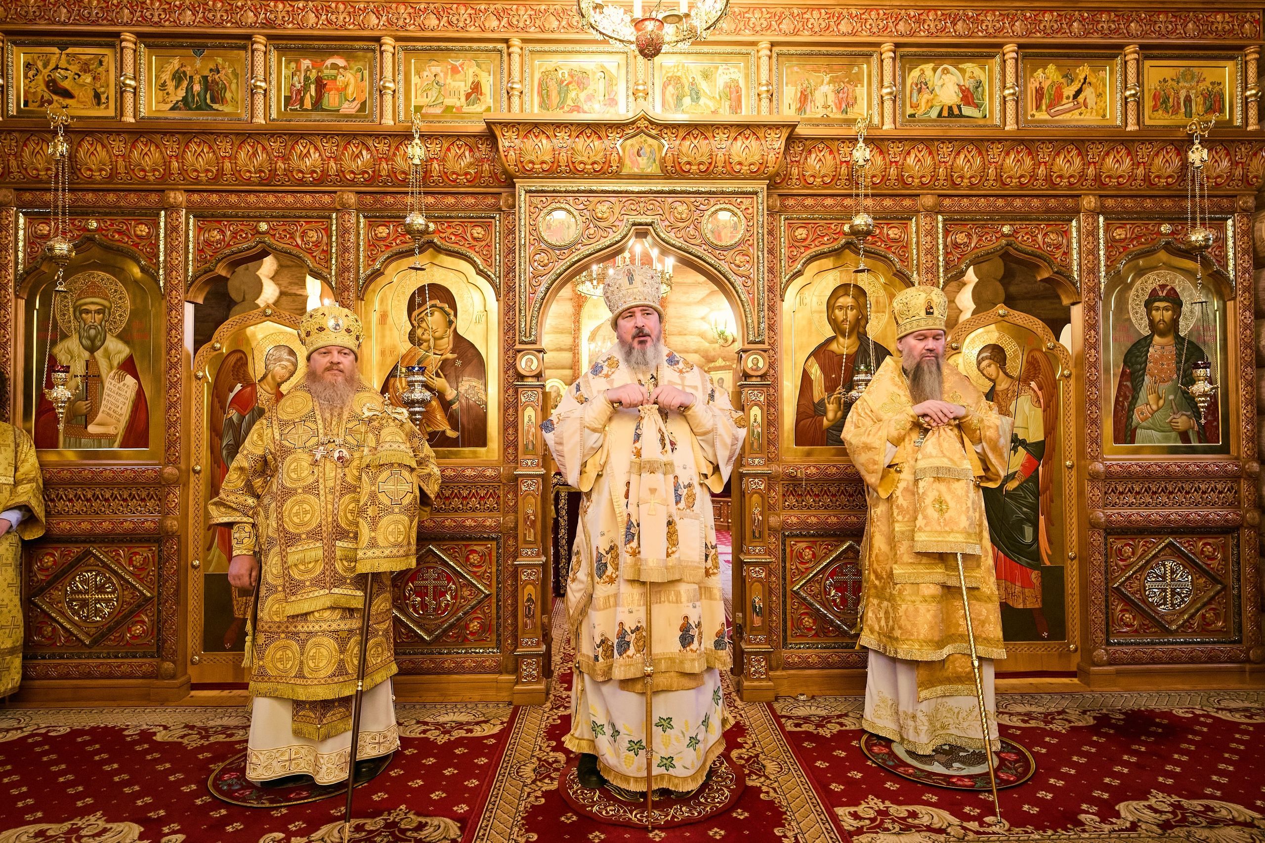 Управляющий Алатырской епархией в Неделю 20-ю по Пятидесятнице сослужил за Божественной Литургией митрополиту Чебоксарскому и Чувашскому Савватию в Александро-Невском монастыре п/о Кюрегаси 