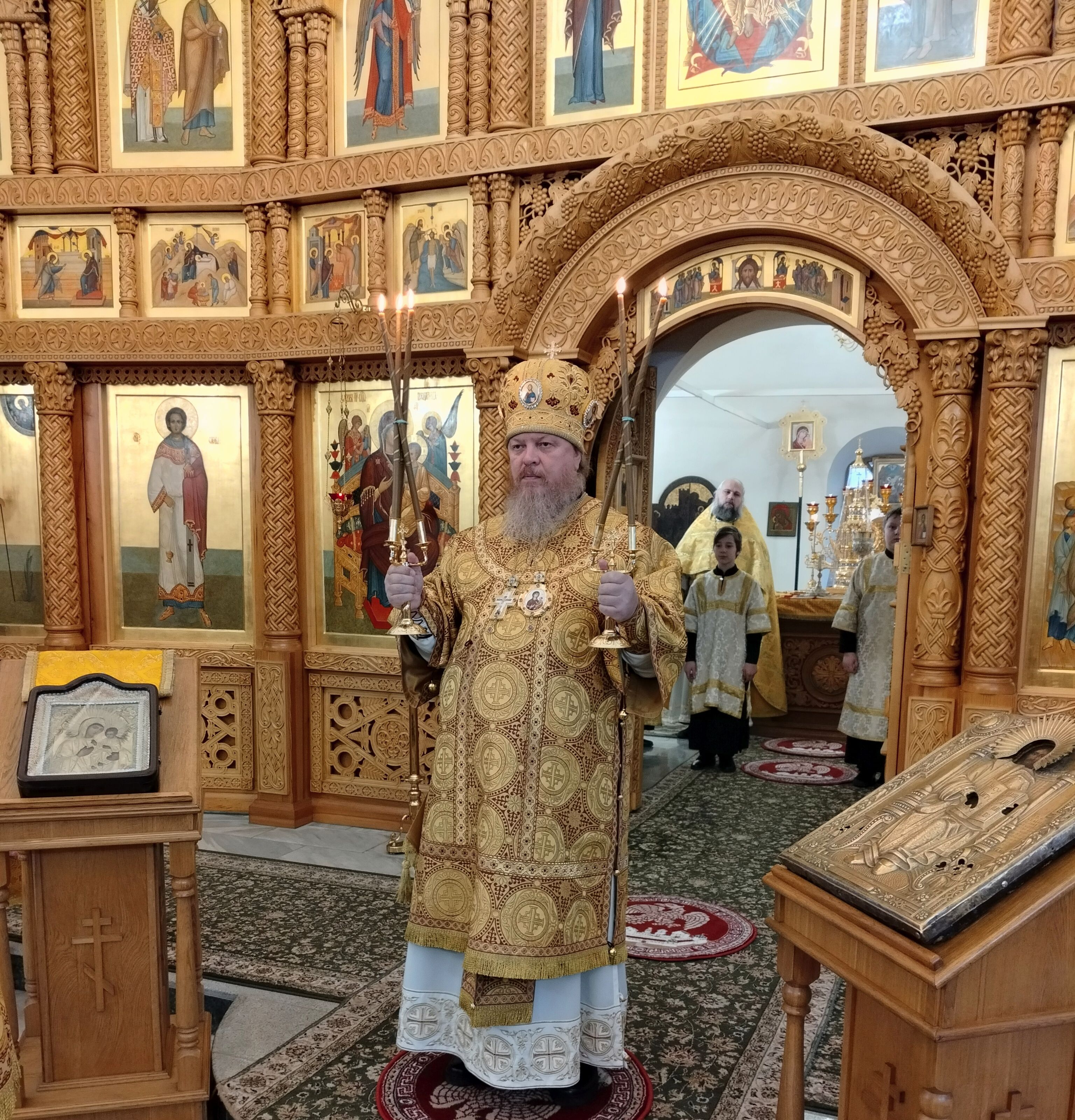 Епископ Алатырский и Порецкий Феодосий в Неделю 24-ю по Пятидесятнице совершил Божественную Литургию в Киево-Николаевском Новодевичьем монастыре города Алатырь