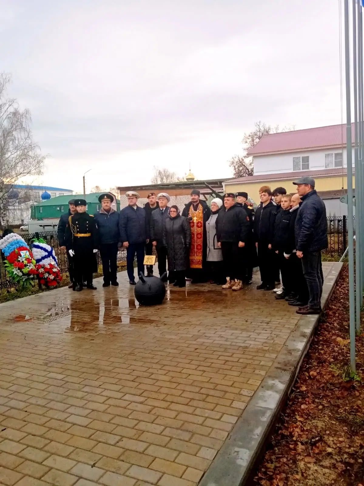 Настоятель кафедрального храма принял участие в праздновании Дня Морской пехоты в Алатыре