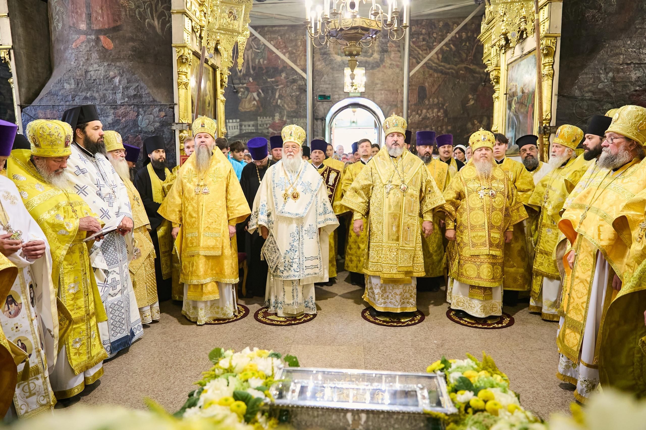 Епископ Алатырский и Батыревский Феодосий сослужил главам Керкирской и Чувашской митрополий за Божественной Литургией в день тезоименитства митрополита Савватия