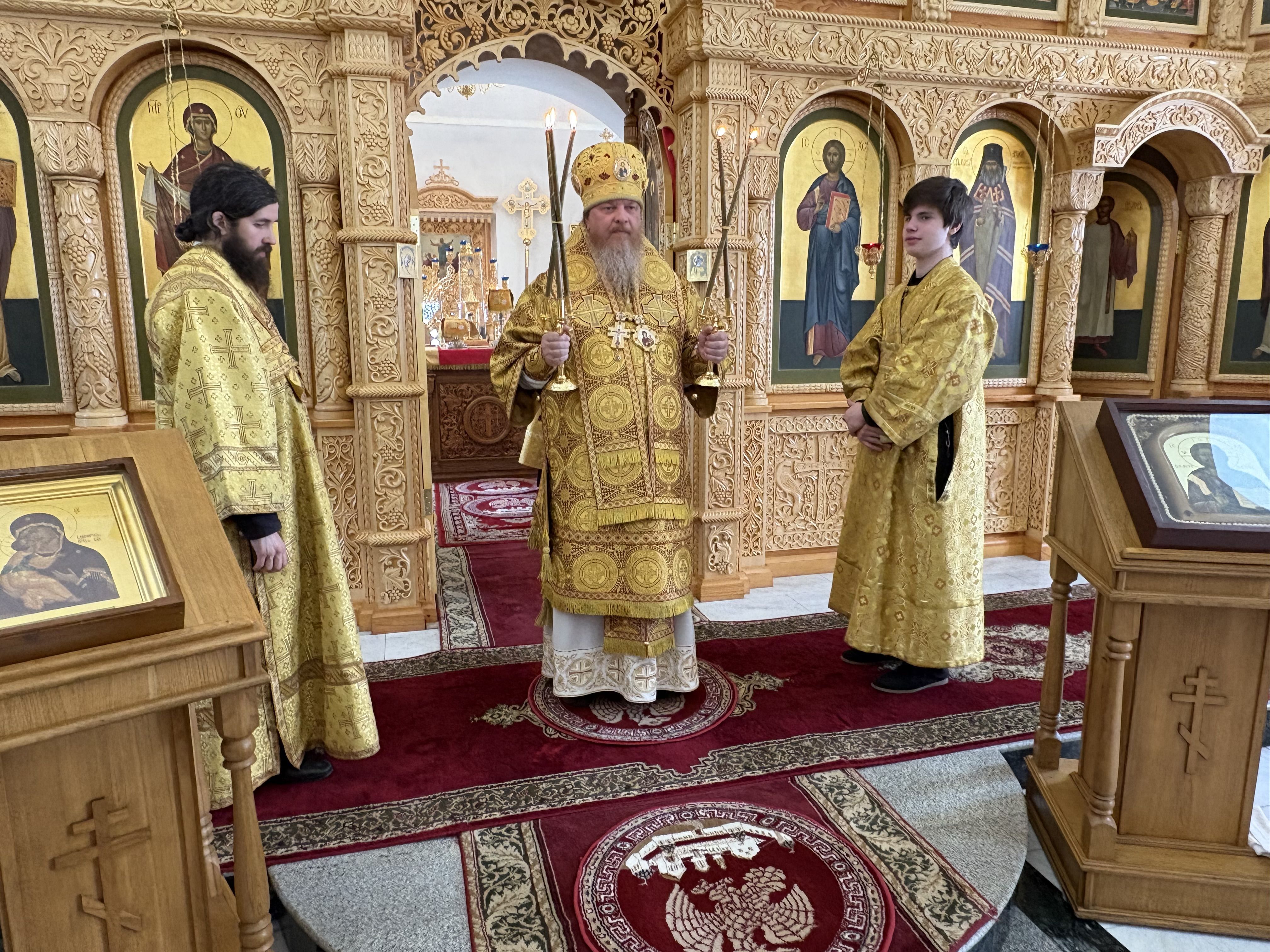 Управляющий Алатырской епархией в день кончины схиигумении Елизаветы, бывшей настоятельницы Киево-Николаевского монастыря, совершил Божественную Литургию в Киево-Николаевском Новодевичьем монастыре города Алатырь