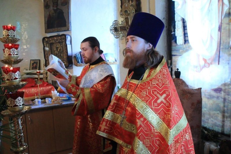 В день праздника Светлого Христова Воскресения, епископ Алатырский и Порецкий Феодор совершил Великую вечерню в храме Воздвижения Креста Господня г. Алатырь В день праздника Светлого Христова Воскресения, епископ Алатырский и Порецкий Феодор совершил Великую вечерню в храме Воздвижения Креста Господня г. Алатырь