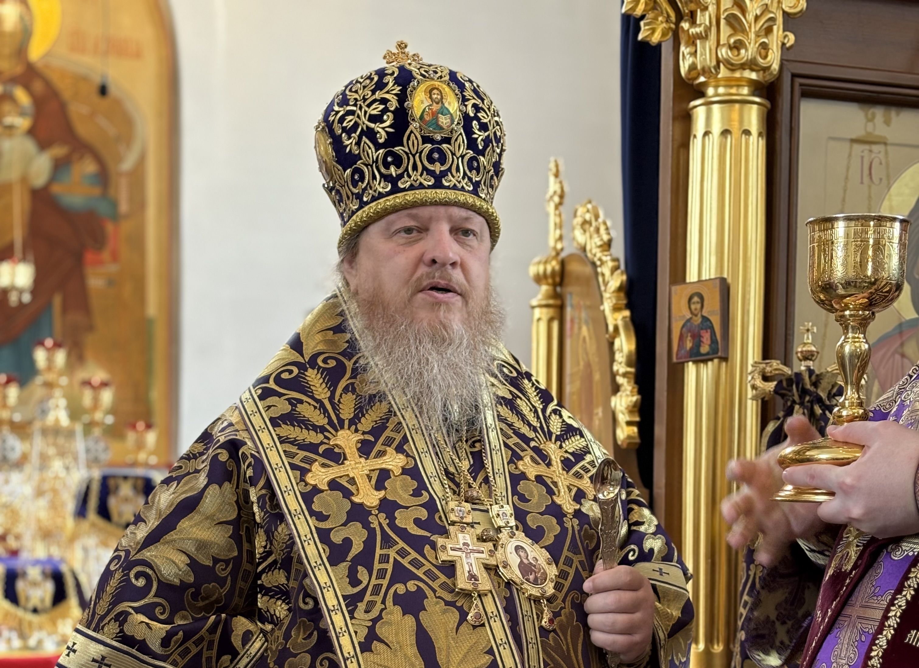 Управляющий Алатырской епархией во 2-ю Неделю Великого поста совершил Божественную Литургию в Иверском кафедральном храме города Алатырь