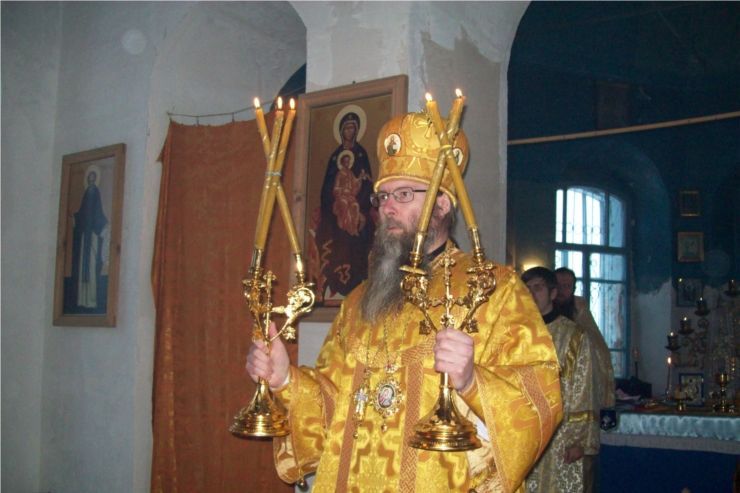 В неделю о мытаре и фарисее Преосвященнейший Феодор, епископ Алатырский и Порецкий, совершил Божественную литургию в храме Покрова Пресвятой Богородицы с. Ахматово Алатырского района
