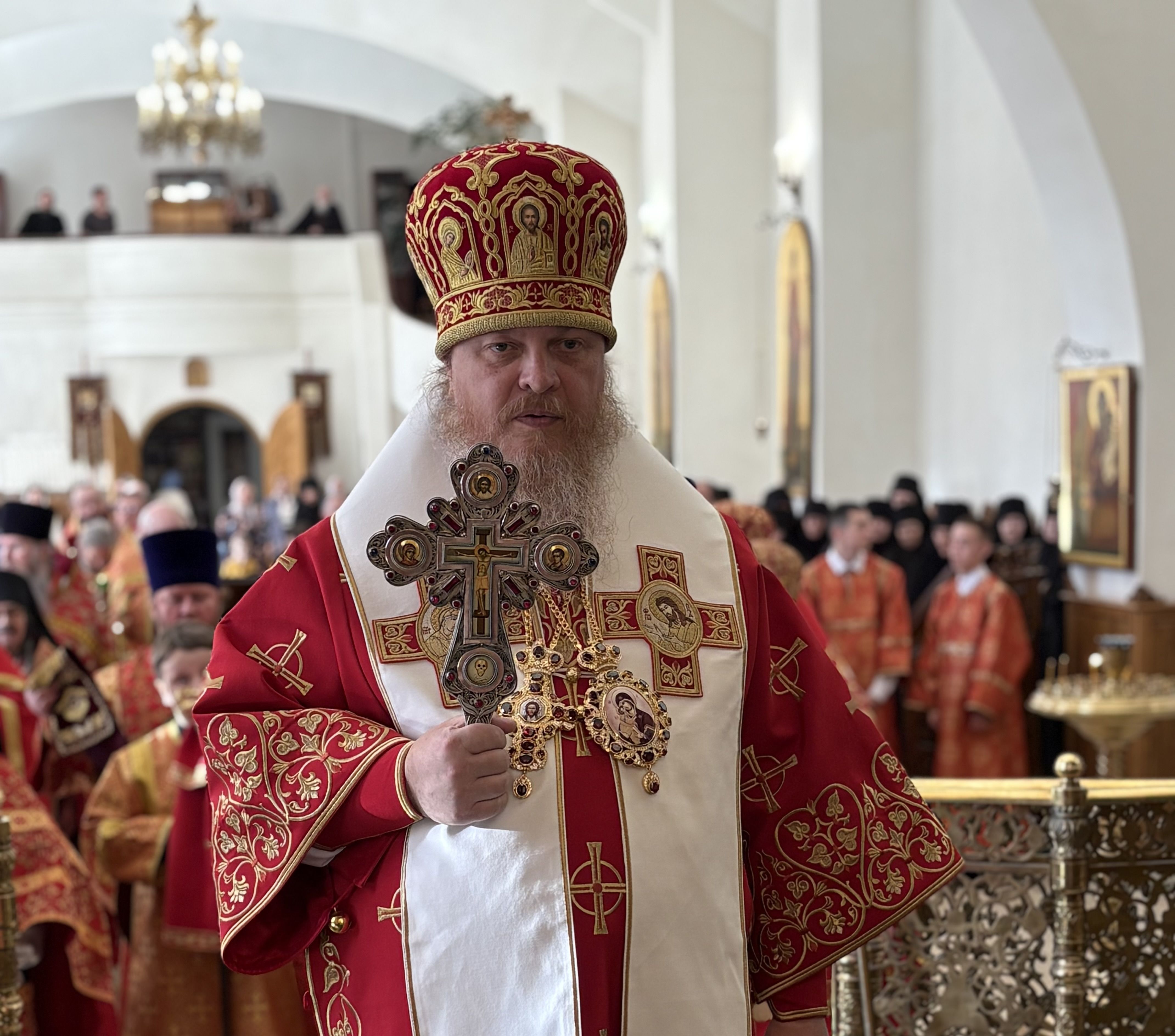 Управляющий Алатырской епархией в день тезоименитства совершил праздничную Божественную Литургию в Свято-Троицком мужском монастыре города Алатырь 
