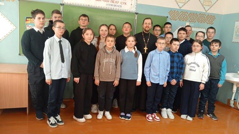 Священник встретился с учениками Староайбесинской школы