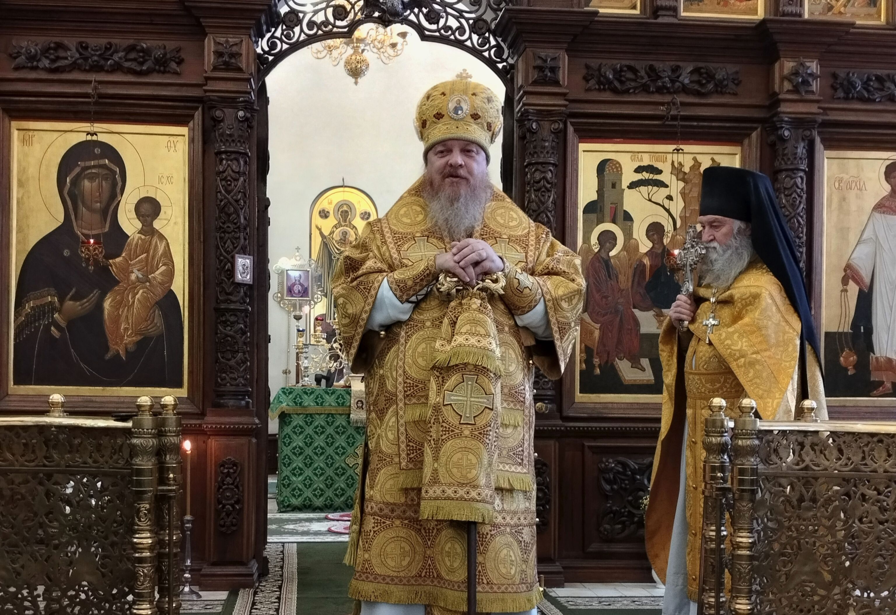 Епископ Алатырский и Порецкий Феодосий в день памяти святителя Спиридона Тримифунтского совершил Божественную Литургию в Свято-Троицком мужском монастыре города Алатырь