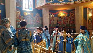 Епископ Алатырский и Порецкий Феодосий в праздник Сретения Владимирской иконы Божией Матери совершил Божественную Литургию в Свято-Троицком мужском монастыре города Алатырь