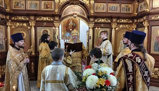 Управляющий Алатырской епархией в Неделю 29-ю по Пятидесятнице совершил Божественную Литургию в кафедральном храме в честь Иверской иконы Божией Матери города Алатырь