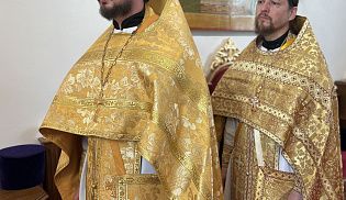 Епископ Алатырский и Батыревский Феодосий в Неделю всех святых совершил Божественную Литургию в Иверском кафедральном храме города Алатырь