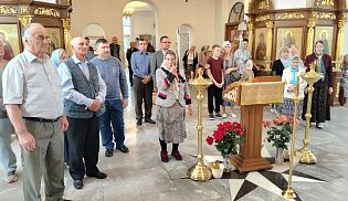 Епископ Алатырский и Порецкий Феодосий в четвертую Неделю по Пятидесятнице совершил Божественную Литургию в кафедральном храме в честь Иверской иконы Божией Матери города Алатырь