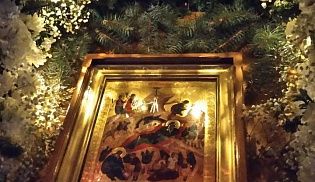 Епископ Алатырский и Порецкий Феодосий в праздник Рождества Христова совершил ночную Божественную Литургию в кафедральном храме в честь Иверской иконы Божией Матери города Алатырь