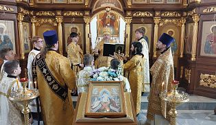 Управляющий Алатырской епархией в седьмую Неделю по Пятидесятнице совершил Божественную Литургию в в кафедральном храме в честь Иверской иконы Божией Матери города Алатырь