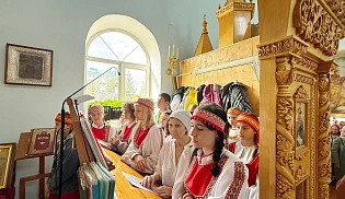 Епископ Алатырский и Порецкий Феодосий в Светлую субботу сослужил епископу Канашскому и Беловолжскому на Божественной Литургии в храме иконы Божией Матери "Всех скорбящих Радость" города Канаш