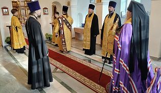 Епископ Алатырский и Порецкий Феодосий в восьмую Неделю по Пятидесятнице совершил Божественную Литургию в в кафедральном храме в честь Иверской иконы Божией Матери города Алатырь