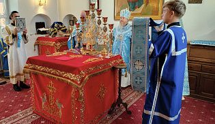 Епископ Алатырский и Порецкий Феодосий в 12-ю Неделю по Пятидесятнице совершил Божественную Литургию в кафедральном храме в честь Иверской иконы Божией Матери города Алатырь
