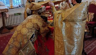 Управляющий Алатырской епархией в Неделю 28-ю по Пятидесятнице совершил Божественную Литургию в кафедральном храме в честь Иверской иконы Божией Матери города Алатырь