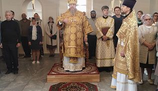 Управляющий Алатырской епархией в Неделю Всех святых, в земле Русской просиявших совершил Божественную Литургию в в кафедральном храме в честь Иверской иконы Божией Матери города Алатырь
