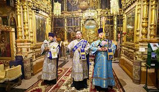 Управляющий Алатырской епархией в праздник Покрова Пресвятой Богородицы сослужил за Божественной литургией митрополиту Чебоксарскому и Чувашскому Савватию в Введенском кафедральном соборе города Чебоксары