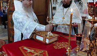 Епископ Алатырский и Порецкий Феодосий в Неделю 33-ю по Пятидесятнице и в день памяти мученицы Татьяны совершил Божественную Литургию в кафедральном храме в честь Иверской иконы Божией Матери города Алатырь