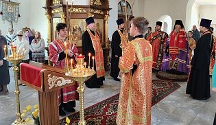 Управляющий Алатырской епархией в Неделю о самаряныне совершил Божественную Литургию в кафедральном храме в честь Иверской иконы Божией Матери города Алатырь