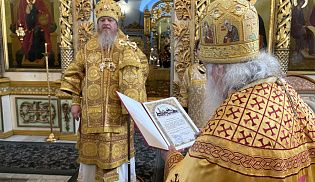 Епископ Алатырский и Батыревский Феодосий в Неделю 7-ю по Пятидесятнице совершил Божественную Литургию в Свято-Троицком мужском монастыре города Чебоксары.