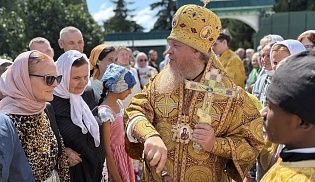 Епископ Алатырский и Батыревский Феодосий в Неделю 7-ю по Пятидесятнице совершил Божественную Литургию в Свято-Троицком мужском монастыре города Чебоксары.