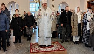 Епископ Алатырский и Порецкий Феодосий в Неделю 33-ю по Пятидесятнице и в день памяти мученицы Татьяны совершил Божественную Литургию в кафедральном храме в честь Иверской иконы Божией Матери города Алатырь