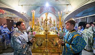 Управляющий Алатырской епархией в праздник Покрова Пресвятой Богородицы сослужил за Божественной литургией митрополиту Чебоксарскому и Чувашскому Савватию в Введенском кафедральном соборе города Чебоксары