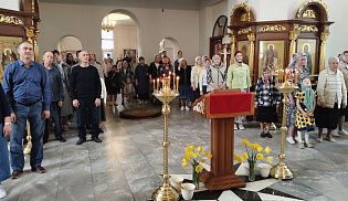 Управляющий Алатырской епархией в Неделю о самаряныне совершил Божественную Литургию в кафедральном храме в честь Иверской иконы Божией Матери города Алатырь