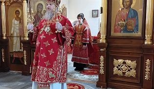 Управляющий Алатырской епархией в Неделю о самаряныне совершил Божественную Литургию в кафедральном храме в честь Иверской иконы Божией Матери города Алатырь