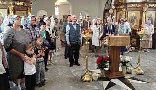 Управляющий Алатырской епархией в Неделю Всех святых, в земле Русской просиявших совершил Божественную Литургию в в кафедральном храме в честь Иверской иконы Божией Матери города Алатырь