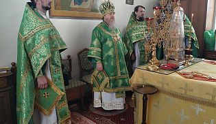 Епископ Алатырский и Порецкий Феодосий в праздник преподобного Серафима Саровского совершил Божественную Литургию в кафедральном храме в честь Иверской иконы Божией Матери города Алатырь