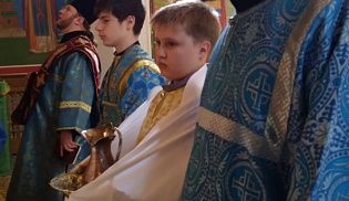 Епископ Алатырский и Порецкий Феодосий в праздник Сретения Владимирской иконы Божией Матери совершил Божественную Литургию в Свято-Троицком мужском монастыре города Алатырь
