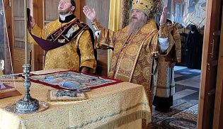 Епископ Алатырский и Порецкий Феодосий возглавил престольные торжества в Свято-Троицком мужском монастыре города Алатырь