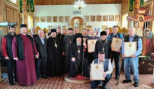 Епископ Алатырский и Порецкий Феодосий в праздник святого апостола Иоанна Богослова совершил Божественную Литургию в храме в честь святителя Николая Чудотворца села Чепкас-Никольское