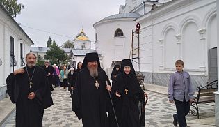 Управляющий Алатырской епархией в 13-ю Неделю по Пятидесятнице совершил Божественную Литургию в Киево-Николаевском Новодевичьем монастыре города Алатырь