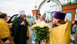 Управляющий Алатырской епархией в пятую Неделю по Пятидесятнице сослужил митрополиту Чебоксарскому и Чувашскому Савватию за Божественной Литургией в кафедральном храме святителя Николая Чудотворца города Канаш