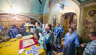 Управляющий Алатырской епархией в праздник Покрова Пресвятой Богородицы сослужил за Божественной литургией митрополиту Чебоксарскому и Чувашскому Савватию в Введенском кафедральном соборе города Чебоксары