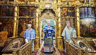 Управляющий Алатырской епархией в праздник Покрова Пресвятой Богородицы сослужил за Божественной литургией митрополиту Чебоксарскому и Чувашскому Савватию в Введенском кафедральном соборе города Чебоксары