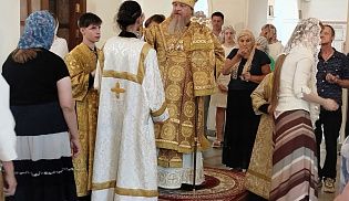 Управляющий Алатырской епархией в шестую Неделю по Пятидесятнице совершил Божественную Литургию в в кафедральном храме в честь Иверской иконы Божией Матери города Алатырь