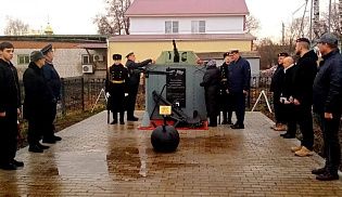 Настоятель кафедрального храма принял участие в праздновании Дня Морской пехоты в Алатыре