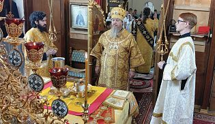 Управляющий Алатырской епархией в седьмую Неделю по Пятидесятнице совершил Божественную Литургию в в кафедральном храме в честь Иверской иконы Божией Матери города Алатырь