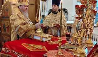 Управляющий Алатырской епархией в Неделю 25-ю по Пятидесятнице совершил Божественную Литургию в кафедральном храме в честь Иверской иконы Божией Матери города Алатырь