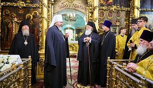 Епископ Алатырский и Батыревский Феодосий сослужил главам Керкирской и Чувашской митрополий за Божественной Литургией в день тезоименитства митрополита Савватия