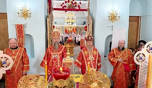 Епископ Алатырский и Порецкий Феодосий в Светлую субботу сослужил епископу Канашскому и Беловолжскому на Божественной Литургии в храме иконы Божией Матери "Всех скорбящих Радость" города Канаш